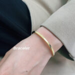 Women's Retro Minimalist Design With A Cool And Cool Metallic Bracelet