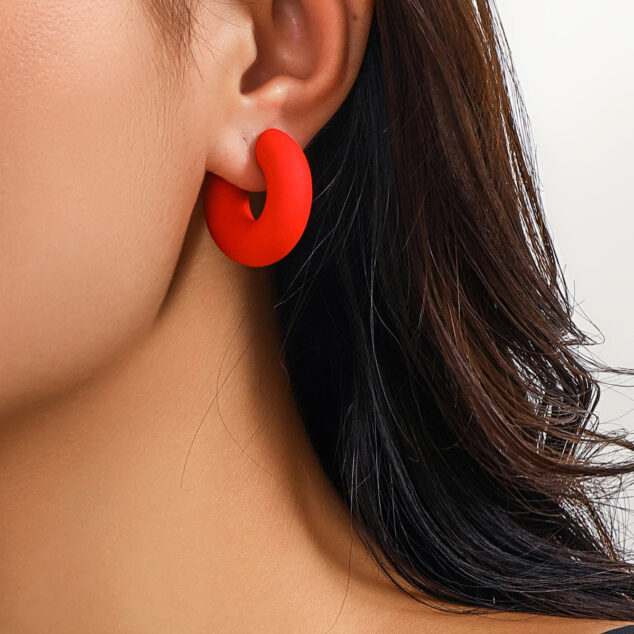 Simple C- Shaped Glossy Fashion Color Non-piercing Earrings